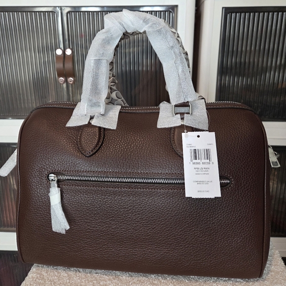 NWT Coach Bundle of Signature Silk Skinny Scarf and Large Pebbled Leather Coach - Picture 2 of 9